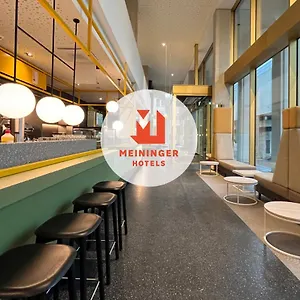 Meininger Hauptbahnhof Бремен